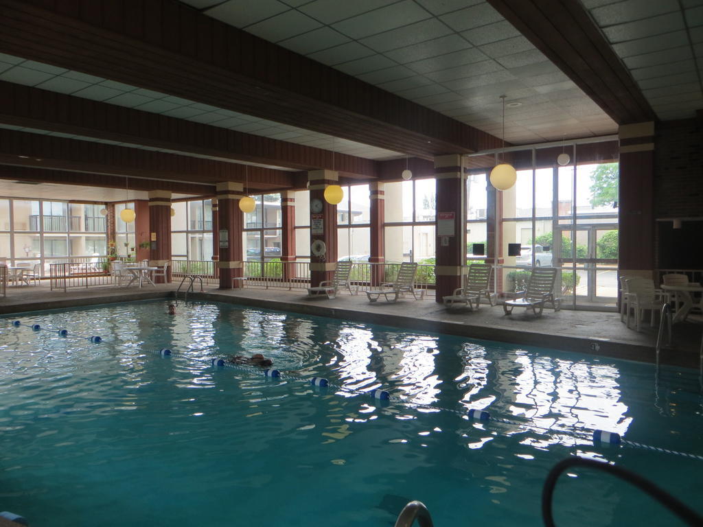 Rodeway Inn Скокі Екстер'єр фото