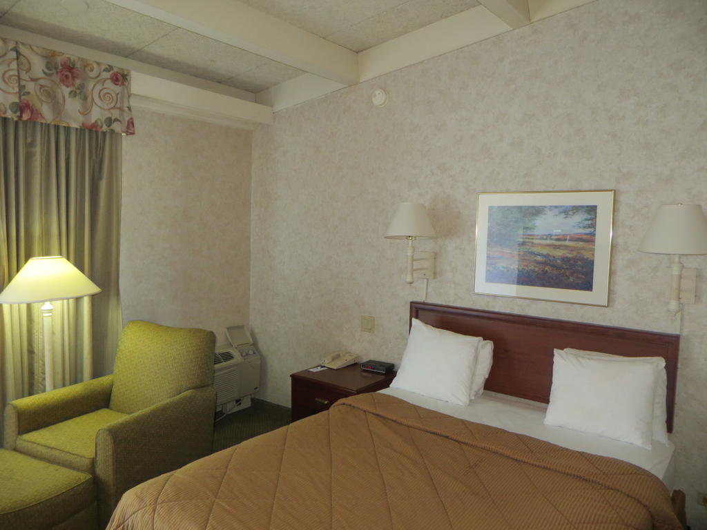 Rodeway Inn Скокі Екстер'єр фото